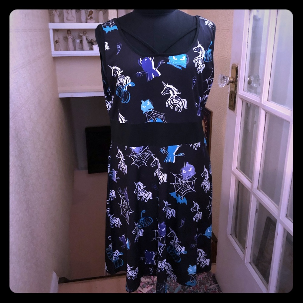 XL extra fun, spooky dress